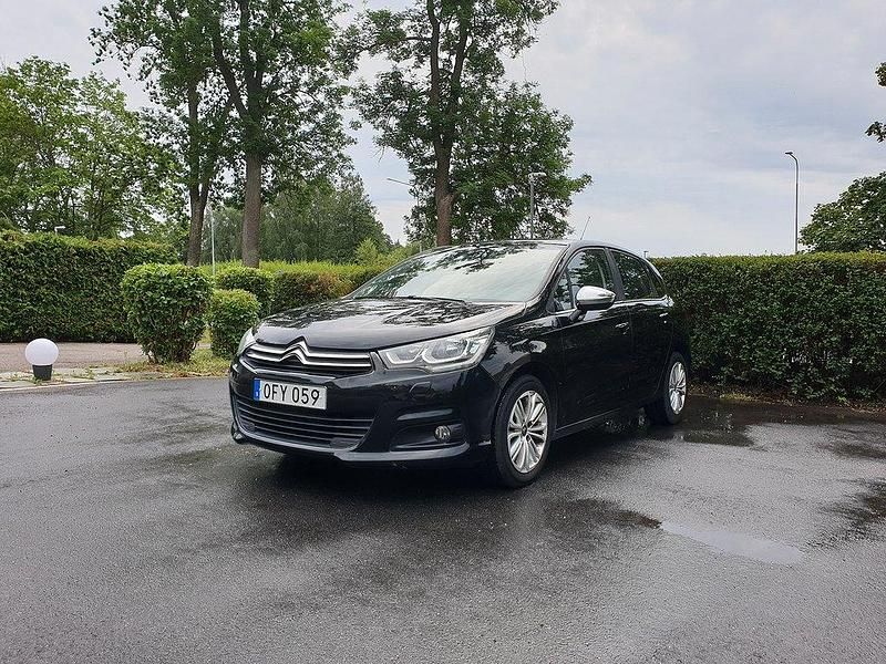 Svart Begagnad 2016 Citroën C4 Halvkombi | 56 900 kr (Superpris) - Bild 1/4