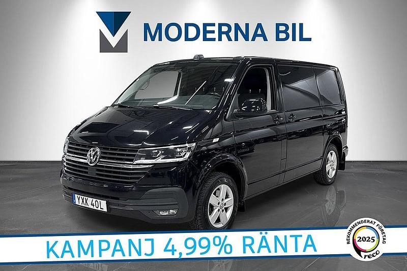 Svart Begagnad 2021 VW Transporter Van | 279 900 kr - Bild 1/4