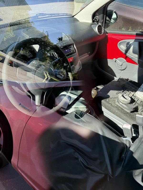 Röd Begagnad 2007 Citroën C1 Halvkombi | 5 000 kr (Superpris) - Bild 1/3