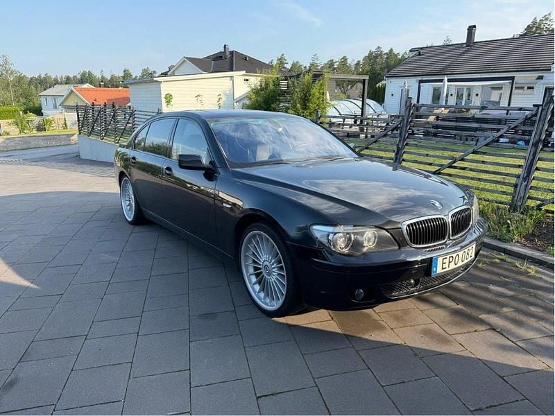Svart Begagnad 2008 BMW 760L Shadowline Sedan | 155 000 kr - Bild 1/4