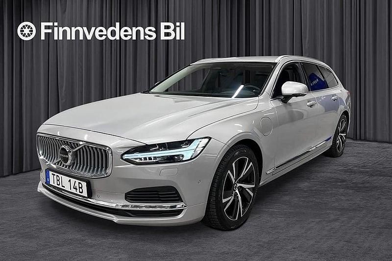 Silver Begagnad 2023 Volvo V90 Core Kombi | 408 800 kr (Marknadspris) - Bild 1/4