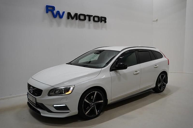 Begagnad Volvo V60 R-Design 180 HK (132 kW) 2013 Vit Kombi