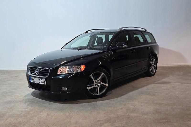 Svart Begagnad 2012 Volvo V50 Momentum Kombi | 94 900 kr (Lite dyr) - Bild 1/3