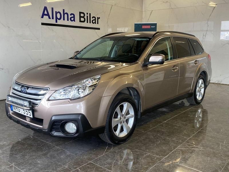 Ljusbrun (brun) Begagnad 2013 Subaru Outback SUV | 69 900 kr (Marknadspris) - Bild 1/4