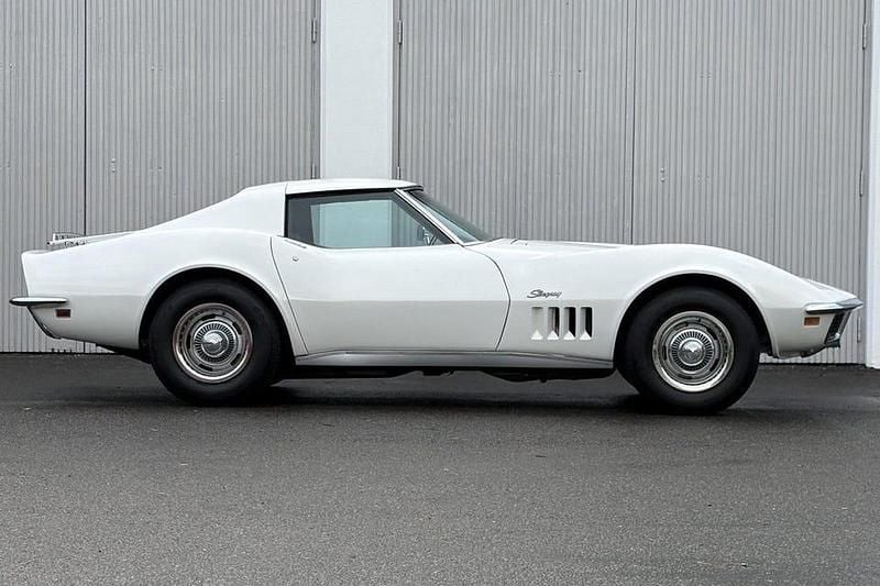 Begagnad Chevrolet Corvette Stingray 218 HK (160 kW) 1969 Vit Sportkupé