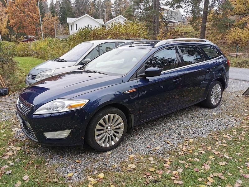 Blå Begagnad 2011 Ford Mondeo Titanium X Kombi | 55 000 kr - Bild 1/4