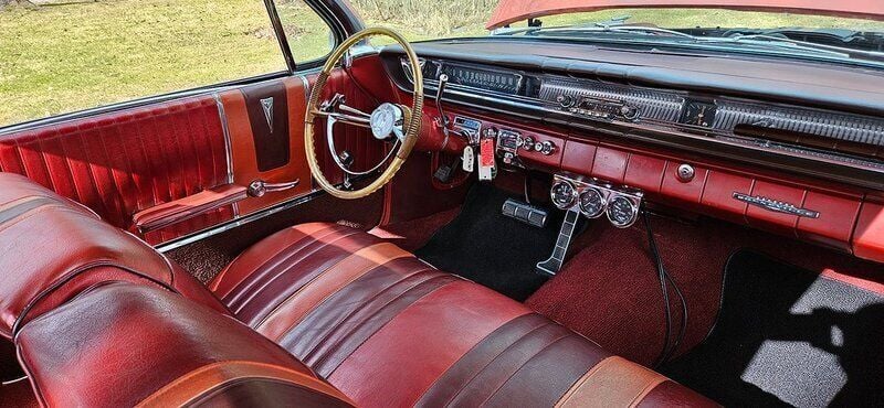 Begagnad Pontiac Bonneville 231 HK (169 kW) 1961 Ljusröd Sedan