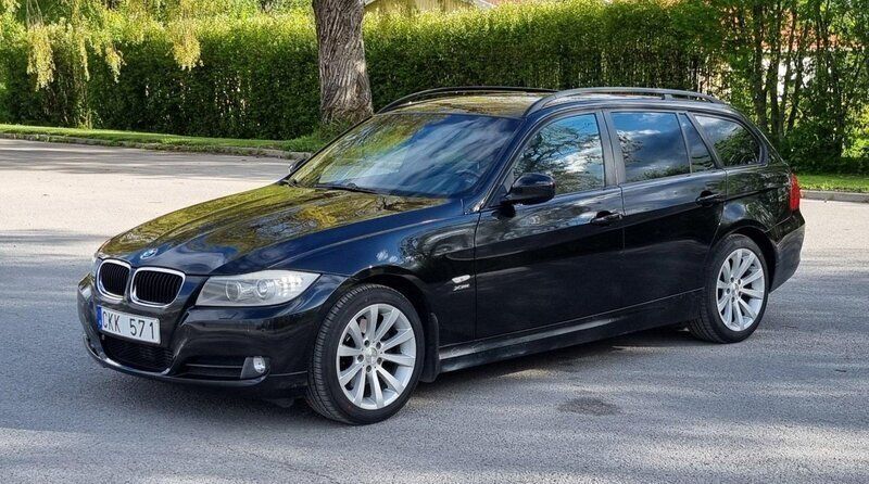 Svart Begagnad 2009 BMW 320 Kombi | 60 000 kr (Marknadspris) - Bild 1/4
