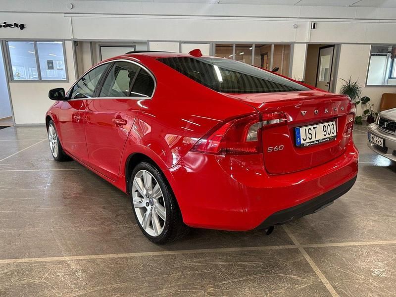 Begagnad Volvo S60 Summum 241 HK (177 kW) 2012 Röd Sedan