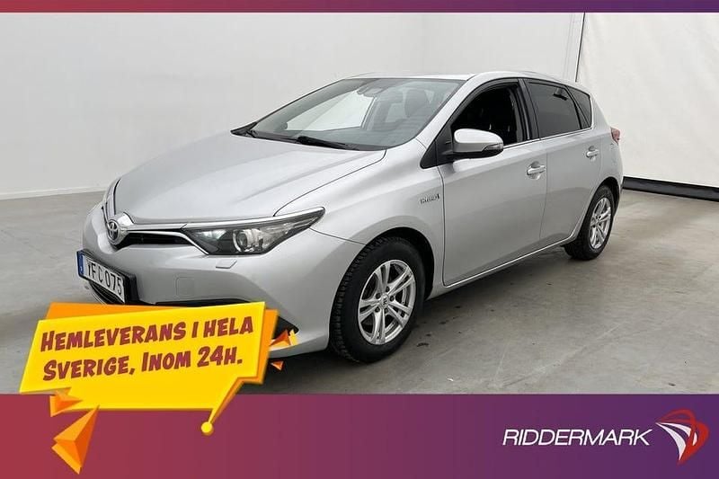 Silver Begagnad 2016 Toyota Auris Hybrid Active Halvkombi | 144 800 kr (Marknadspris) - Bild 1/3