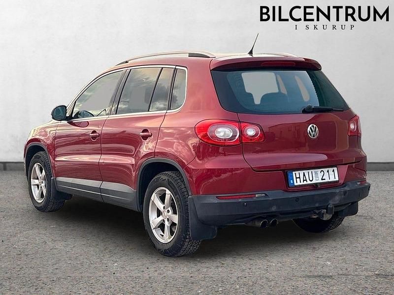 Begagnad VW Tiguan 200 HK (147 kW) 2008 Röd SUV