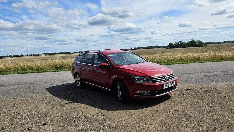 Röd Begagnad 2013 VW Passat Kombi | 59 000 kr (Bra pris) - Bild 1/4