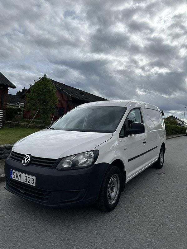 Vit Begagnad 2013 VW Caddy Maxi Minibuss | 67 500 kr (Marknadspris) - Bild 1/4