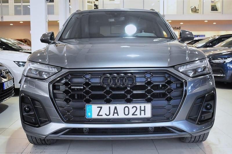 Begagnad Audi Q5 S-Line 204 HK (150 kW) 2022 Daytona gray pearl SUV