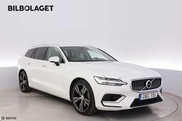 Vit Begagnad 2021 Volvo V60 Inscription Kombi | 299 800 kr (Marknadspris) - Bild 1/4