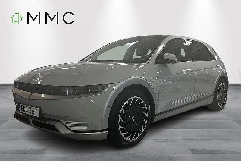 Grå Begagnad 2021 Hyundai Ioniq 6 Advanced Sedan | 329 000 kr (Bra pris) - Bild 1/4