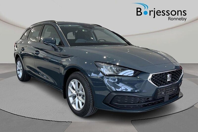 Blå Ny 2024 Seat Leon Style Kombi | 333 800 kr (Dyr) - Bild 1/4