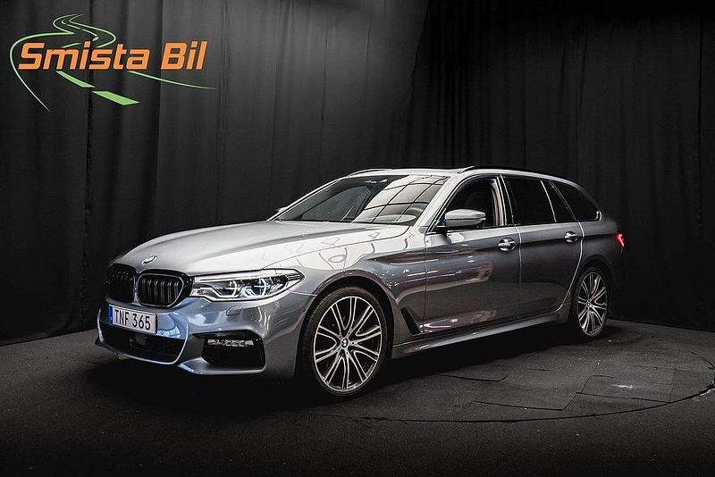 Blå Begagnad 2017 BMW 530 M Sport Kombi | 344 800 kr (Marknadspris) - Bild 1/4