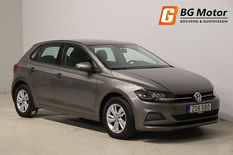 Grå Begagnad 2017 VW Polo Halvkombi | 84 900 kr (Marknadspris) - Bild 1/4