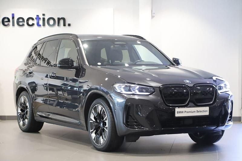 Grå Begagnad 2022 BMW iX3 SUV | 509 000 kr (Bra pris) - Bild 1/3