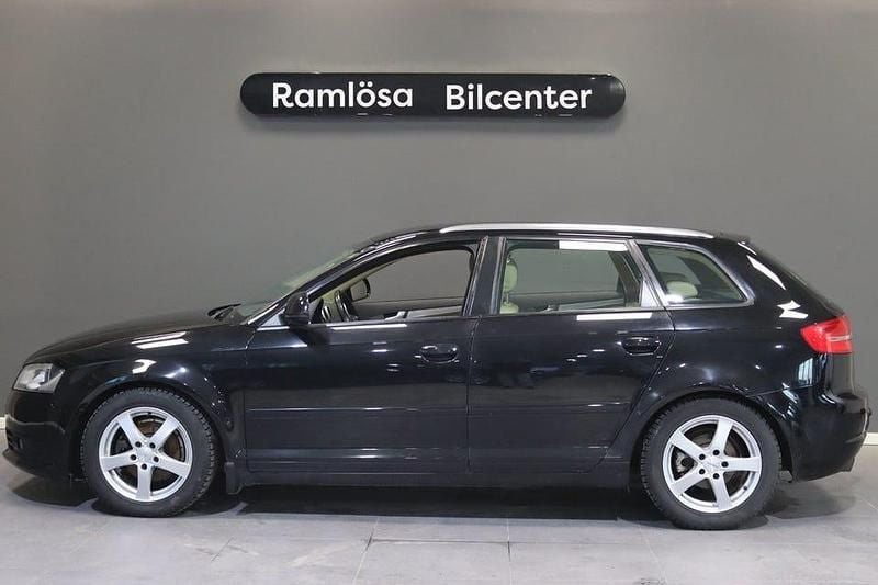 Svart Begagnad 2009 Audi A3 Attraction Sedan | 54 900 kr (Marknadspris) - Bild 1/4
