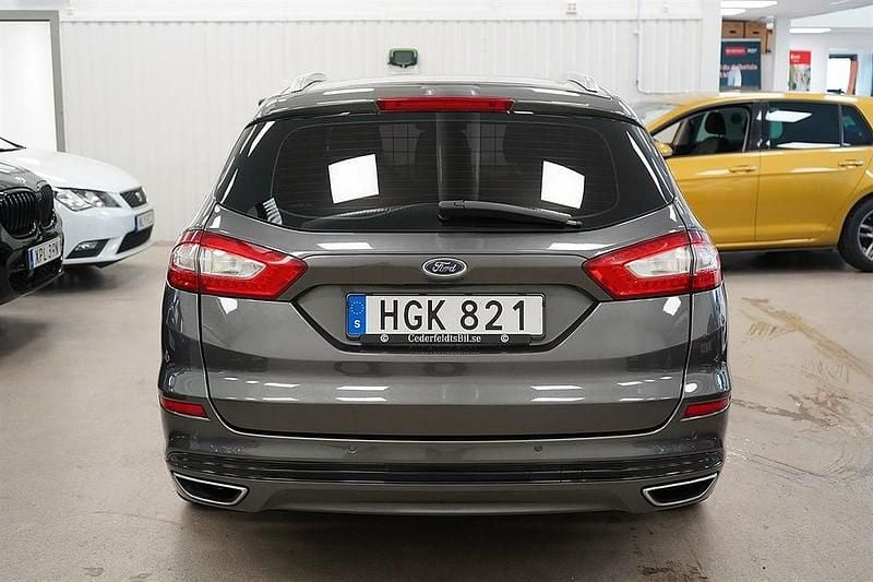Begagnad Ford Mondeo Titanium 180 HK (132 kW) 2015 Grå Kombi