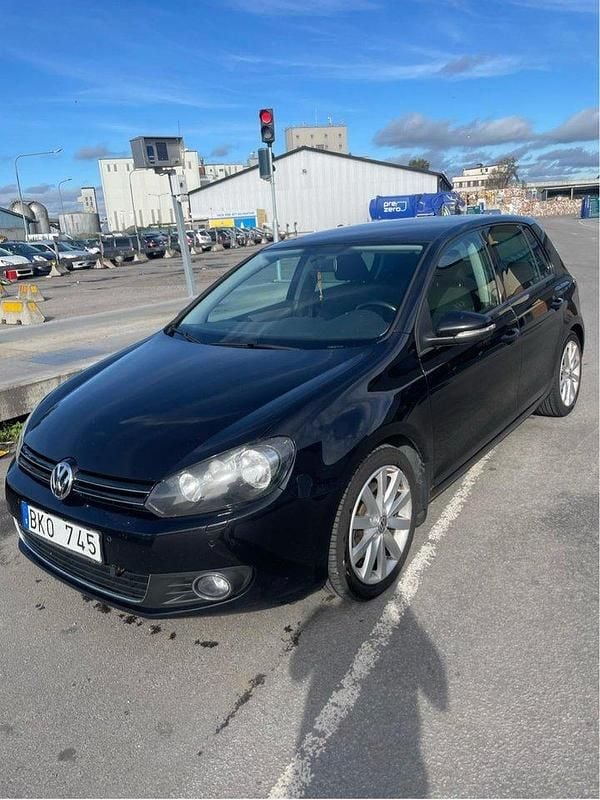 Svart Begagnad 2010 VW Golf VI Edition Halvkombi | 47 000 kr (Bra pris) - Bild 1/4