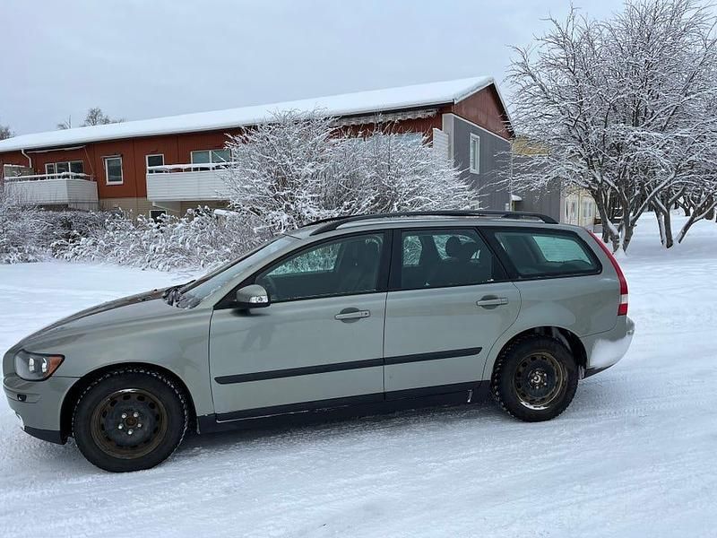 Begagnad 2007 Volvo V50 Kombi | 30 000 kr (Marknadspris) - Bild 1/4