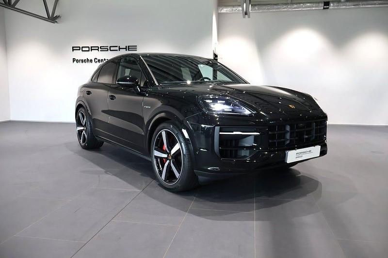 Begagnad Porsche Cayenne S E-Hybrid 520 HK (382 kW) 2025 Svart SUV