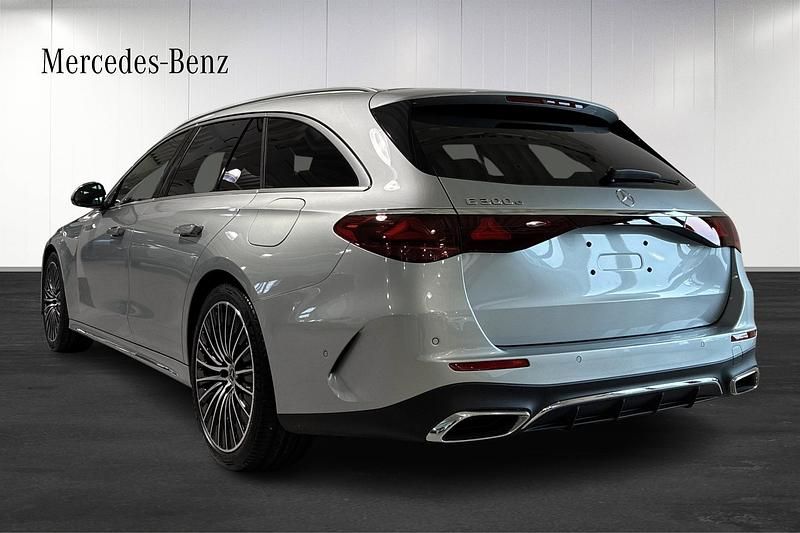 Ny Mercedes E300 AMG 333 HK (244 kW) 2026 Kombi