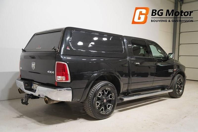 Begagnad RAM 1500 394 HK (289 kW) 2018 Svart Pickup