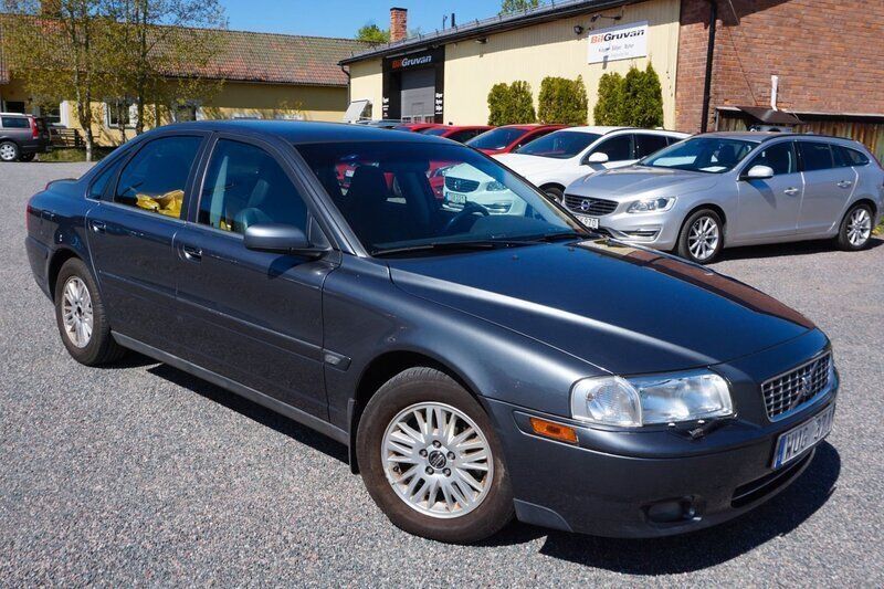 Grå Begagnad 2005 Volvo S80 Sedan | 39 900 kr (Lite dyr) - Bild 1/4