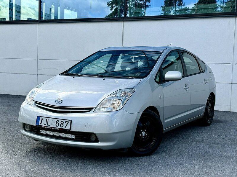 Silver Begagnad 2005 Toyota Prius Halvkombi | 29 900 kr (Superpris) - Bild 1/4