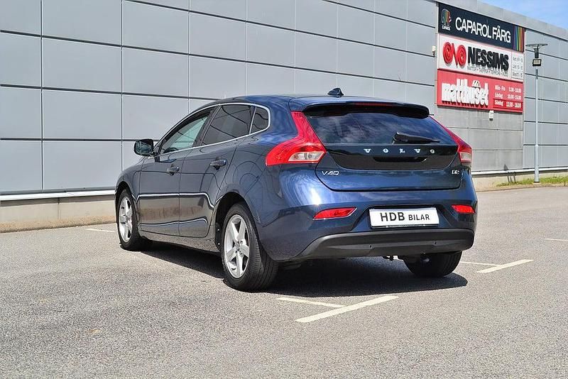 Begagnad Volvo V40 114 HK (83 kW) 2013 Mörkblå Kombi
