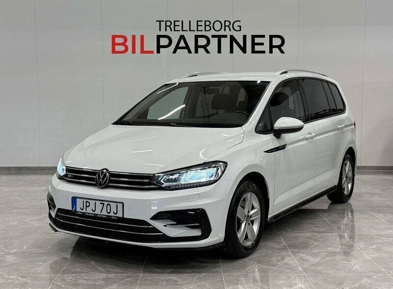 Vit Begagnad 2020 VW Touran R-line Minibuss | 219 900 kr (Bra pris) - Bild 1/4