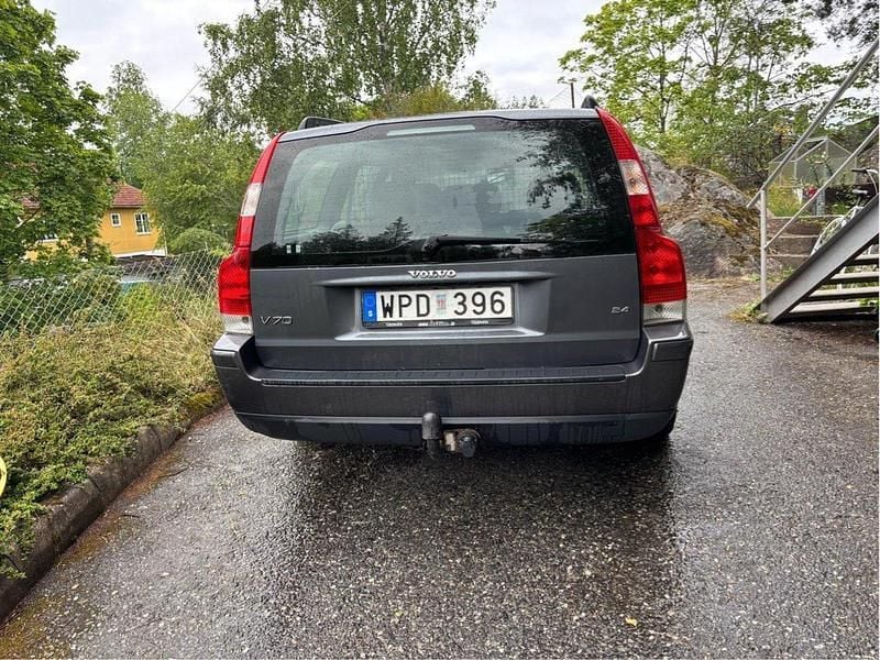 Grå Begagnad 2005 Volvo V70 Kombi | 14 000 kr (Bra pris) - Bild 1/4