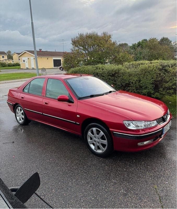Röd Begagnad 2003 Peugeot 406 Sedan | 32 000 kr - Bild 1/2