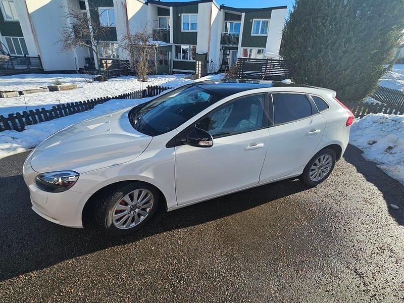Begagnad Volvo V40 150 HK (110 kW) 2013