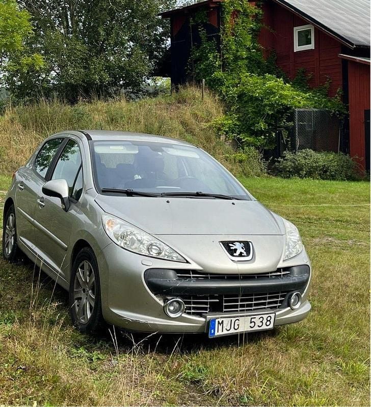 Grå Begagnad 2007 Peugeot 207 Sport Halvkombi | 22 000 kr (Bra pris) - Bild 1/4