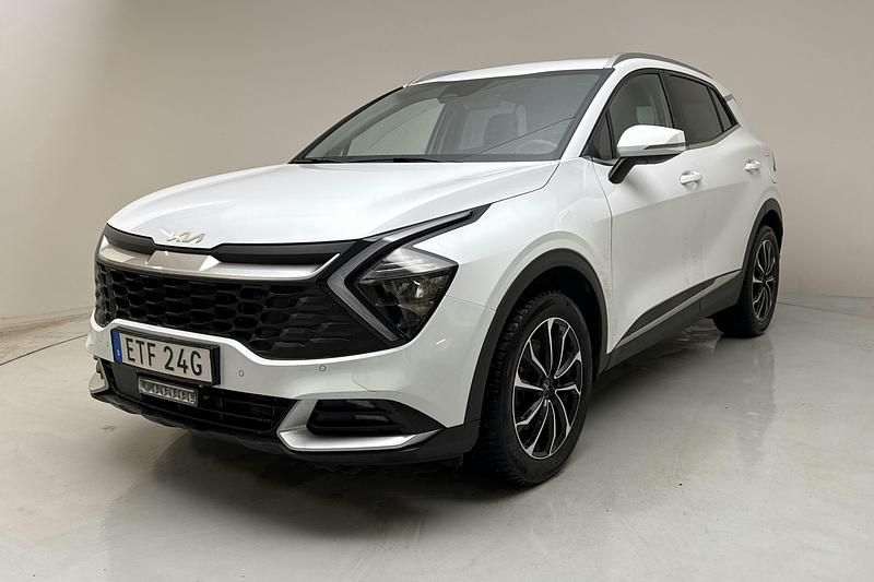 Vit Begagnad 2023 Kia Sportage SUV | 299 000 kr (Superpris) - Bild 1/4