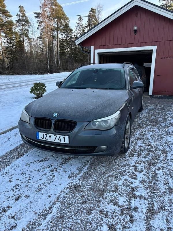 Begagnad 2010 BMW 520 Kombi | 33 000 kr (Marknadspris) - Bild 1/4