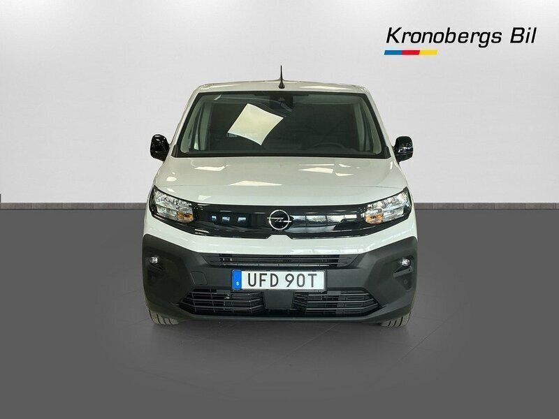 Begagnad Opel Combo 102 HK (75 kW) 2024 Vit kaolin Minibuss