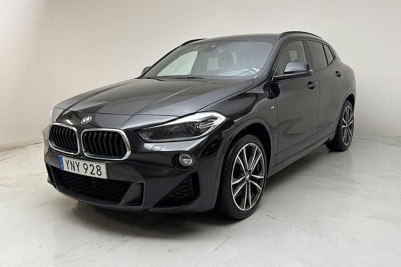 Svart Begagnad 2018 BMW X2 Comfort Edition SUV | 209 000 kr (Marknadspris) - Bild 1/4