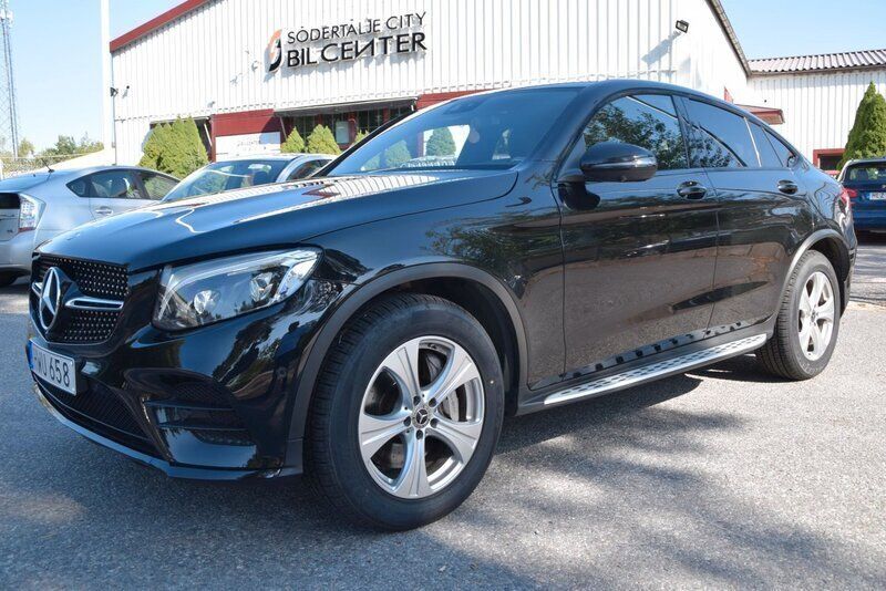 Svart Begagnad 2018 Mercedes GLC220 AMG line SUV | 359 990 kr (Dyr) - Bild 1/4