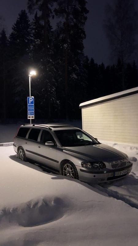 Begagnad 2004 Volvo V70 Kombi | 30 000 kr (Bra pris) - Bild 1/4