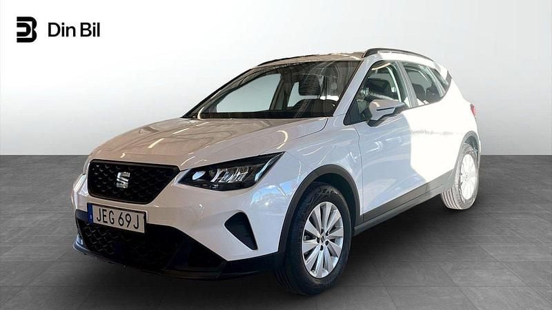 Vit Begagnad 2022 Seat Arona Style SUV | 193 900 kr (Marknadspris) - Bild 1/4