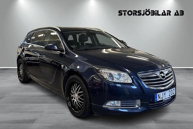Blå Begagnad 2013 Opel Insignia Cosmo Kombi | 89 000 kr (Lite dyr) - Bild 1/4