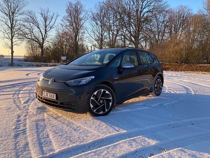 Begagnad VW ID.3 Pro Performance 150 kW (204 HK) 2020 Gray metallic Halvkombi