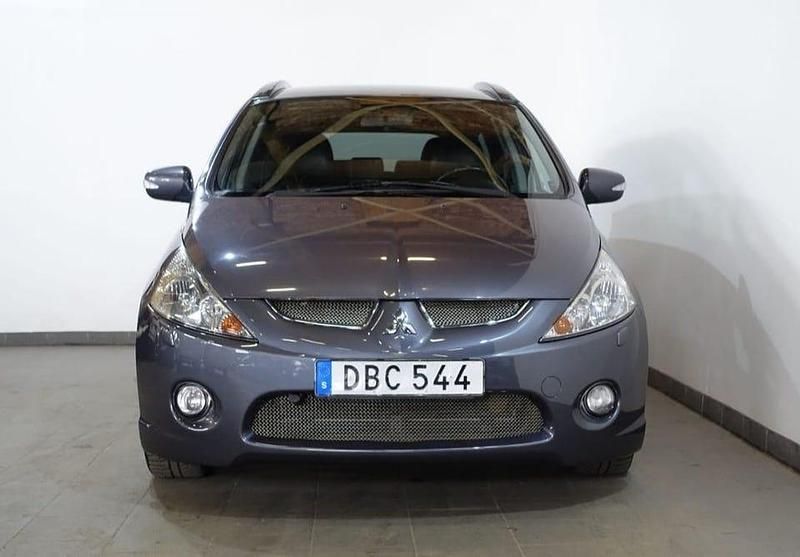 Begagnad 2009 Mitsubishi Grandis Minibuss | 52 900 kr (Marknadspris) - Bild 1/4