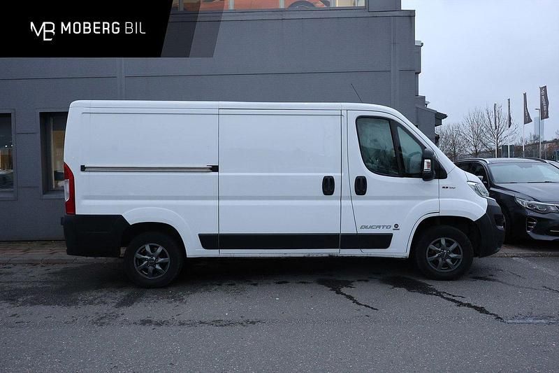 Vit Begagnad 2018 Fiat Ducato Van | 159 900 kr (Bra pris) - Bild 1/2